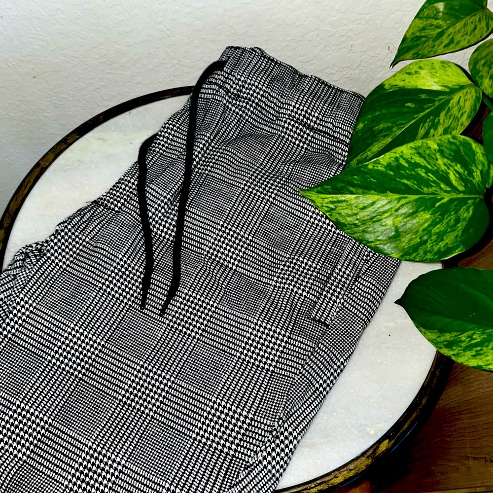 H&M White and Black Joggers [Patterned]